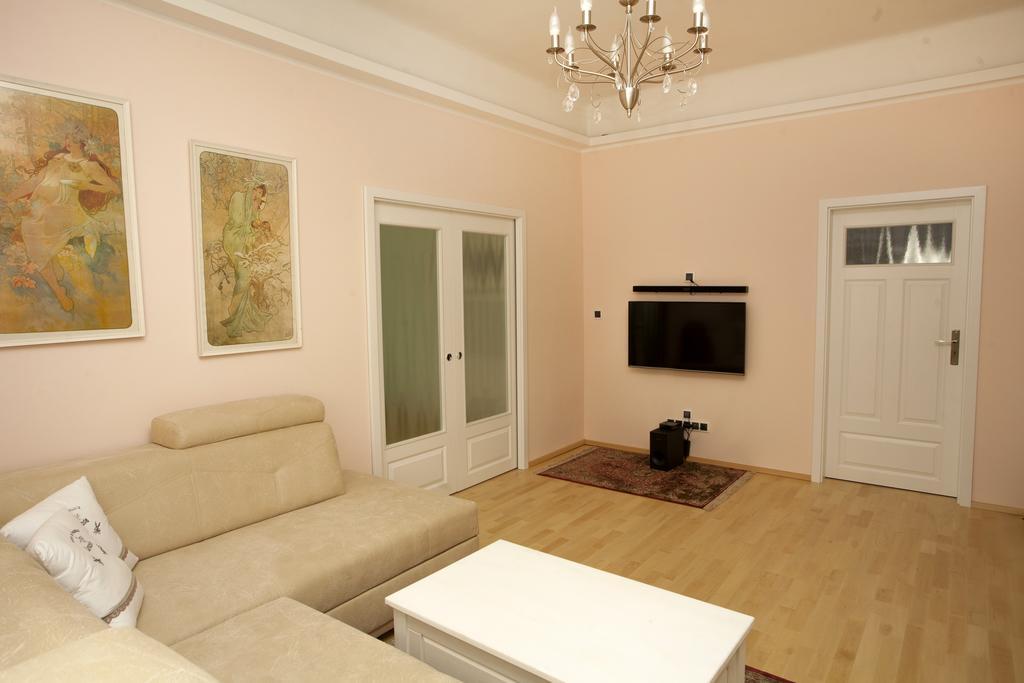 Art Nouveau Apartment ปราก ภายนอก รูปภาพ