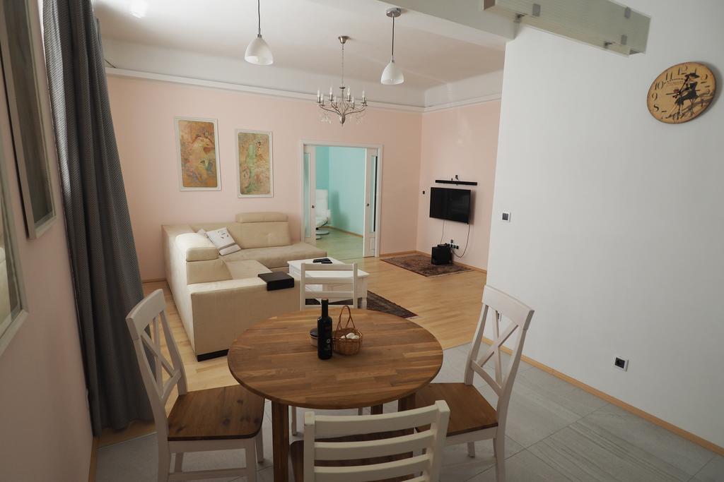 Art Nouveau Apartment ปราก ภายนอก รูปภาพ